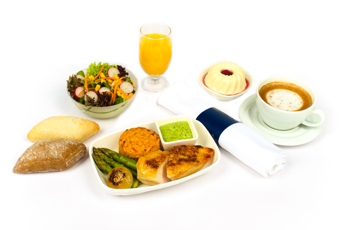 Menú Gourmet - Menú caliente con pollo servido en los vuelos de Czech Airlines